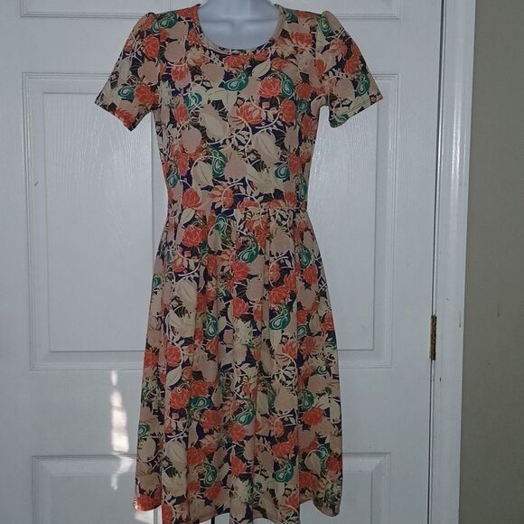 Lularoe Amelia  floral print dress with pockets Sz M NWOT - Picture 1 of 5